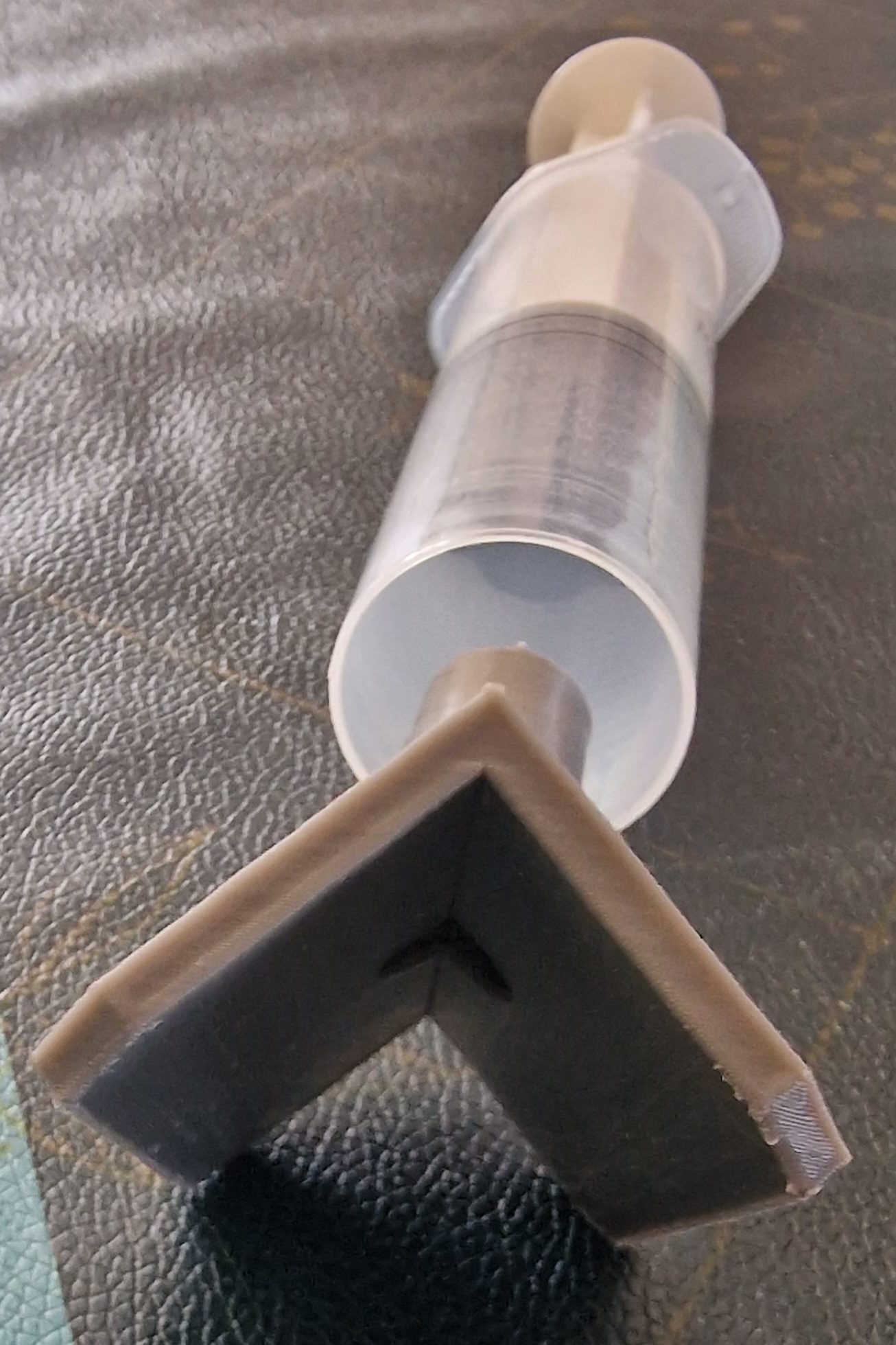 Gérlehuzó kanál (fecskendős)